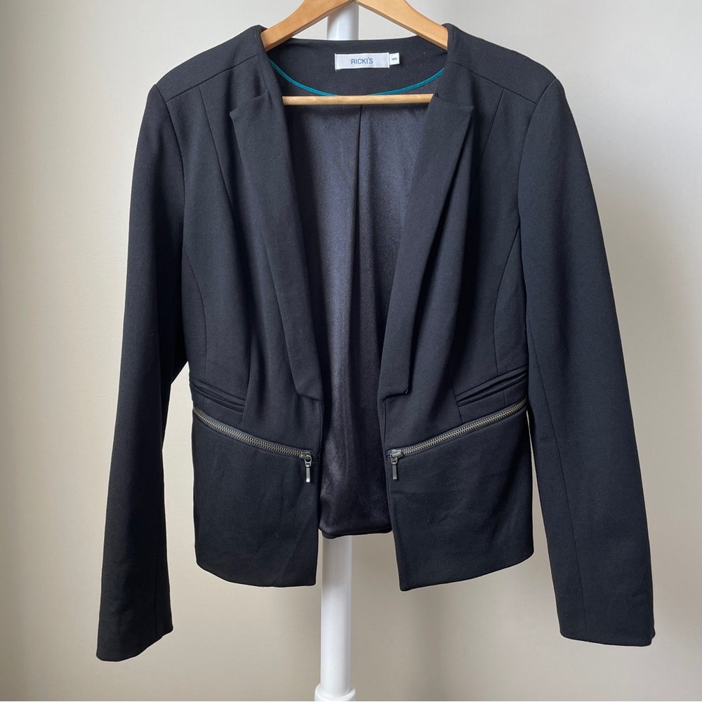 Ricki’s Long Sleeve Black Blazer Size Medium